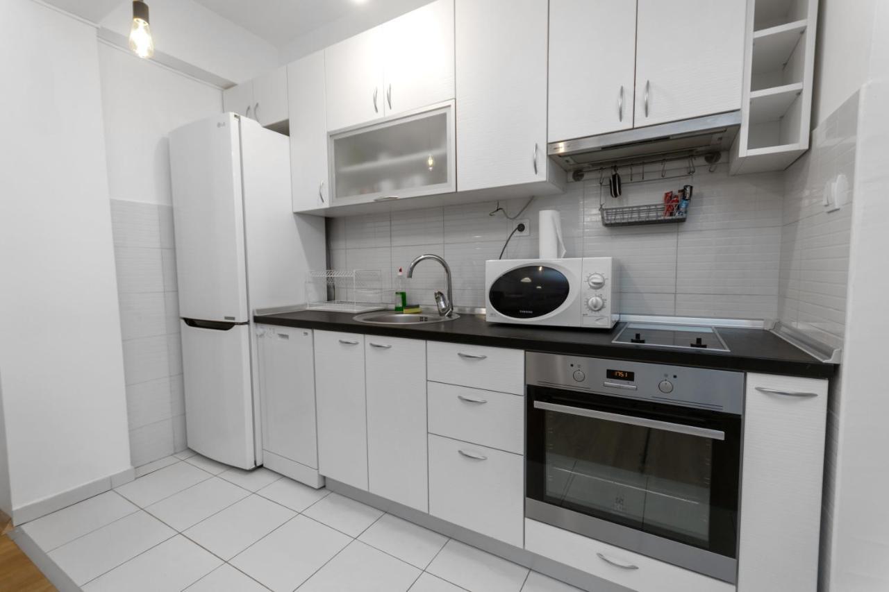 One Bedroom Apartment With Private Parking Skopje Exteriör bild