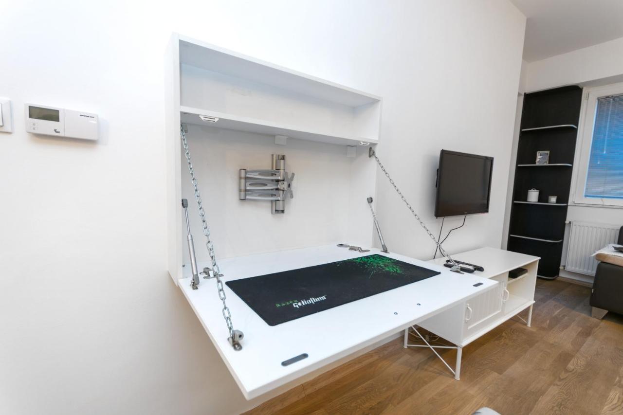 One Bedroom Apartment With Private Parking Skopje Exteriör bild