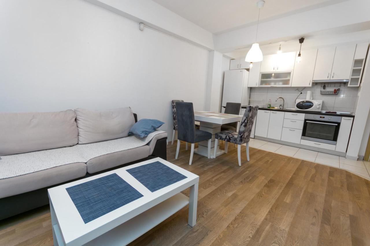 One Bedroom Apartment With Private Parking Skopje Exteriör bild